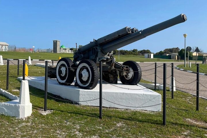 Visite de la prison d'une demi-journée de Robben Island avec billet de ferry pré-réservé.
