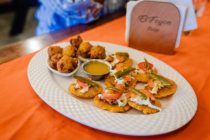Almuerzo con picaduras de beliceño Tour gastronómico en San Pedro