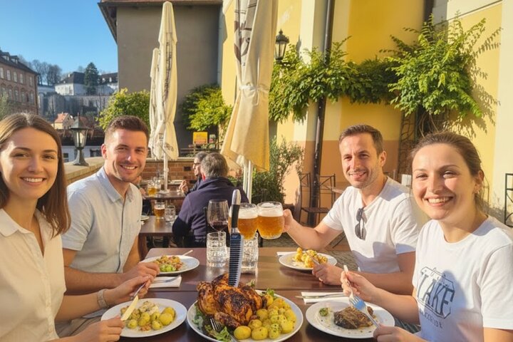 Krumlov All-inclusive Summer Tour : Croisière sur la rivière, Château et déjeuner