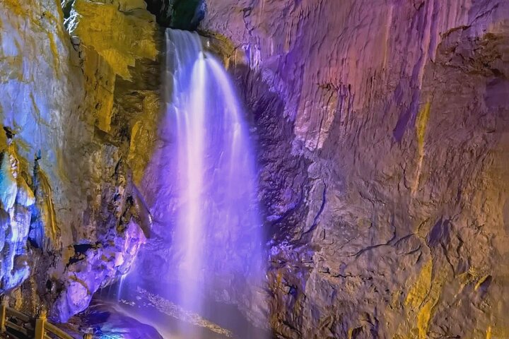 Stone Forest + Pato asado de Yiliang + Tour privado por la ciudad de Kunming