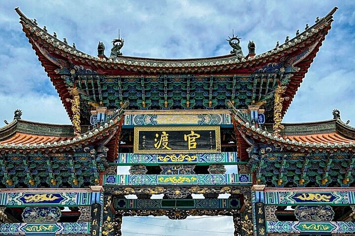 Stone Forest + Pato asado de Yiliang + Tour privado por la ciudad de Kunming