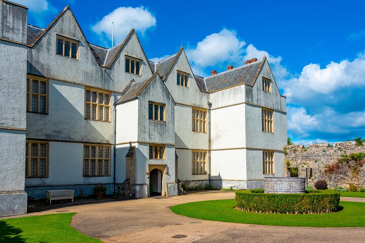Castles and Mountains of Wales Small Group Day Tour from Bristol