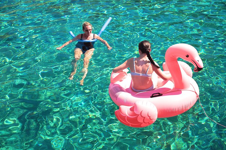 Heraklion : Dia Crociera in catamarano Mediterranea Pasto e divertimento acquatico