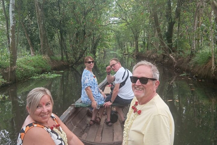 Crucero de día completo en bote en bote por Backwater Village