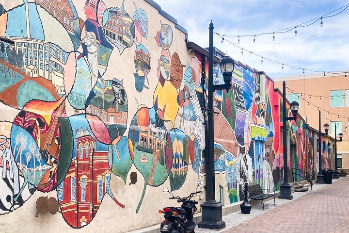 El casco antiguo de Fort Collins y la ciudad del distrito del río juego