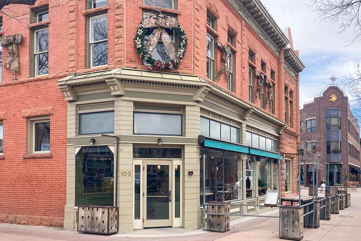 El casco antiguo de Fort Collins y la ciudad del distrito del río juego