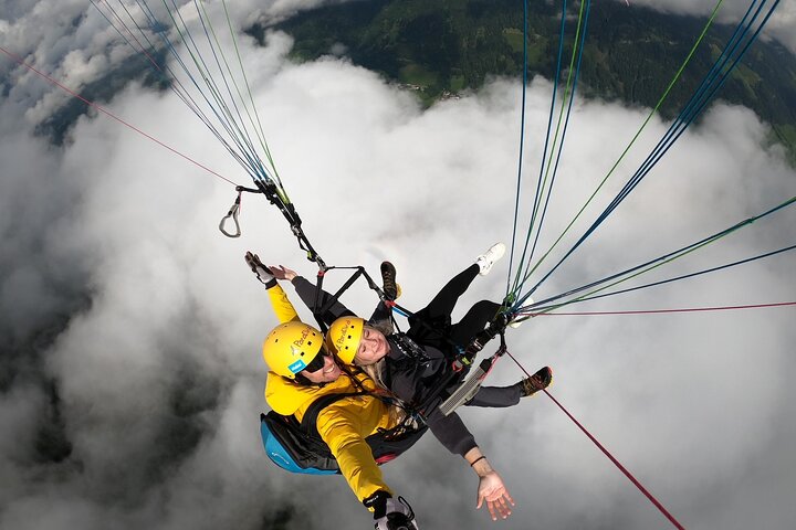 Parapente en tandem avec le champion du monde et son équipe, vallée de Stubai