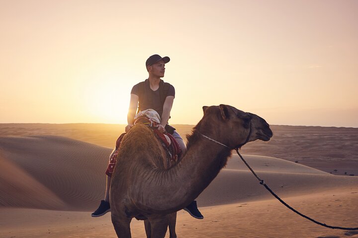 Tour de 2 días por el desierto de Marrakech con paseo en camello y campamento