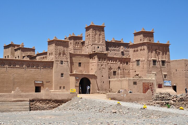 Tour de 2 días por el desierto de Marrakech con paseo en camello y campamento