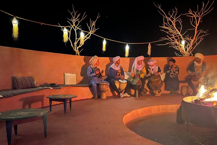 Tour de 2 días por el desierto de Marrakech con paseo en camello y campamento