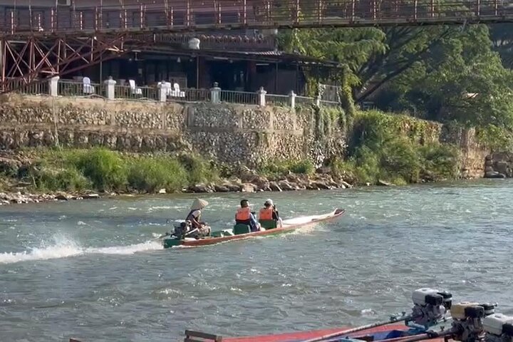 Vang Vieng: Zipline, Cave Tube, Trek, Longtail Boat, lagun 2