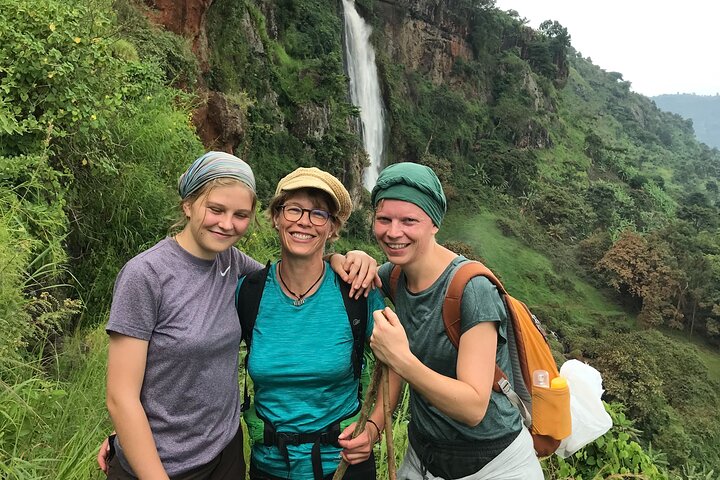 Sisiyi Falls Round Walk Caminata Aventura Escénica