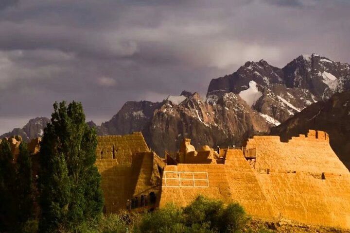Tour Privado de 7 Dias pela Magical Western China Kashgar e Além