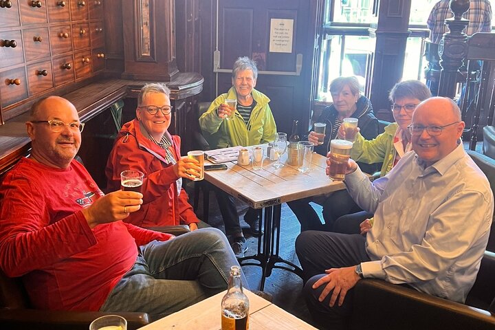 Newcastle Walking Tour: Geordie kultur, snacks og lokale historier