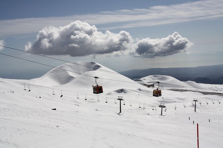 Excursion au volcan Etna, dégustation de vins, déjeuner dans un domaine viticole et transfert