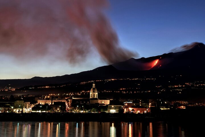 Excursion au volcan Etna, dégustation de vins, déjeuner dans un domaine viticole et transfert