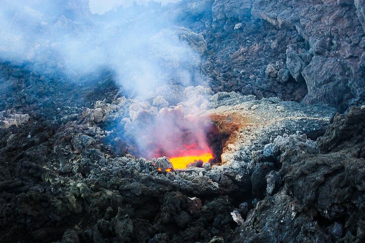 Excursion au volcan Etna, dégustation de vins, déjeuner dans un domaine viticole et transfert