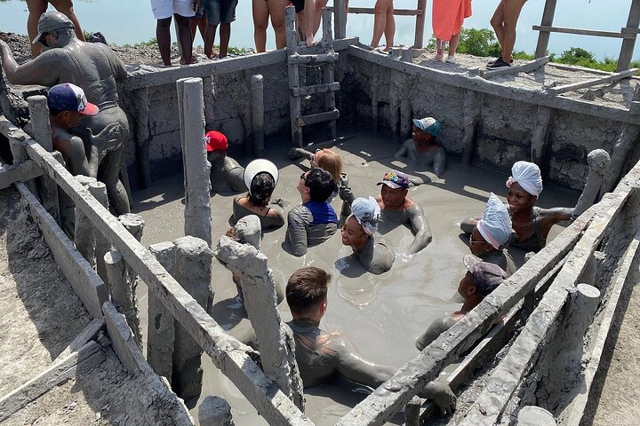 Tur til Mud Volcano i Cartagena med lunsj