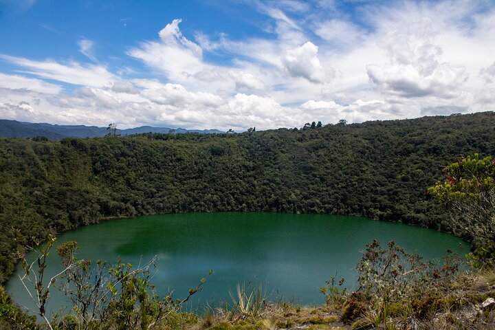 Zipaquirá Salt Cathedral och Guatavita Lagoon Shared Tour
