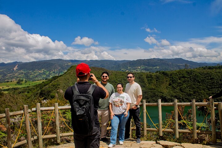 Zipaquirá Salt Cathedral och Guatavita Lagoon Shared Tour