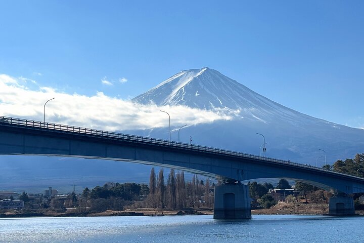 Spectaculaire croisière sur le mont Fuji et le lac, nouilles faisant l'expérience