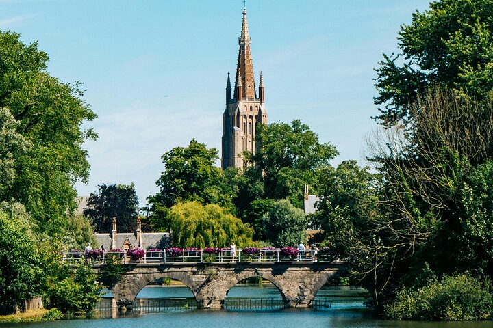 Guidet tur i Brugge med kanal cruise og smaksprøver