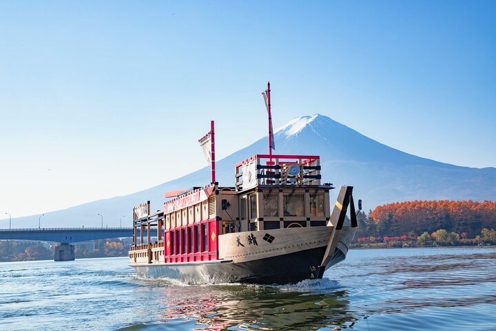 Spectaculaire croisière sur le mont Fuji et le lac, nouilles faisant l'expérience
