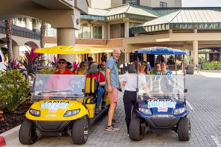 Geführte Tampa-Sightseeing-Tour in einem Deluxe-Golfwagen mit Straßenzulassung