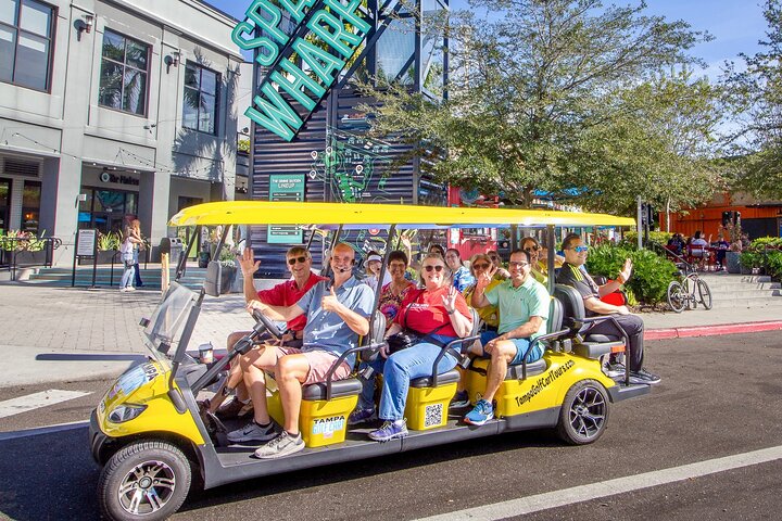 Geführte Tampa-Sightseeing-Tour in einem Deluxe-Golfwagen mit Straßenzulassung