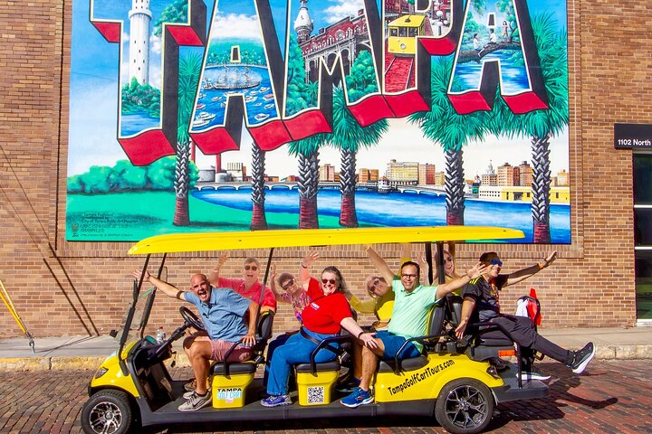 Geführte Tampa-Sightseeing-Tour in einem Deluxe-Golfwagen mit Straßenzulassung