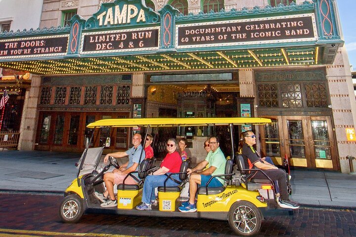 Geführte Tampa-Sightseeing-Tour in einem Deluxe-Golfwagen mit Straßenzulassung