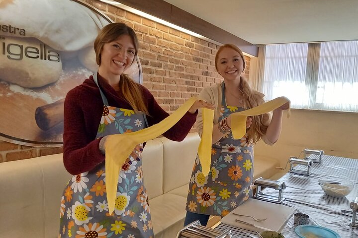 Corso di Cucina Verona Pasta e Tiramisù con Vino di Cooking Italy