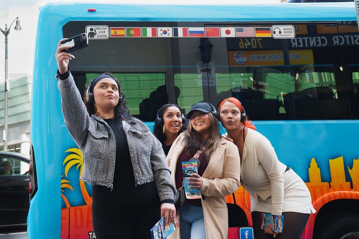 Best of Los Angeles Guided City Tour with 4 Stops and Free Time