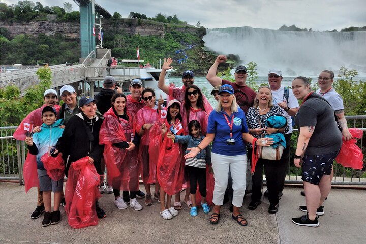 Cataratas del Niágara, Canadá : Paseo en barco, Viaje detrás de las cataratas