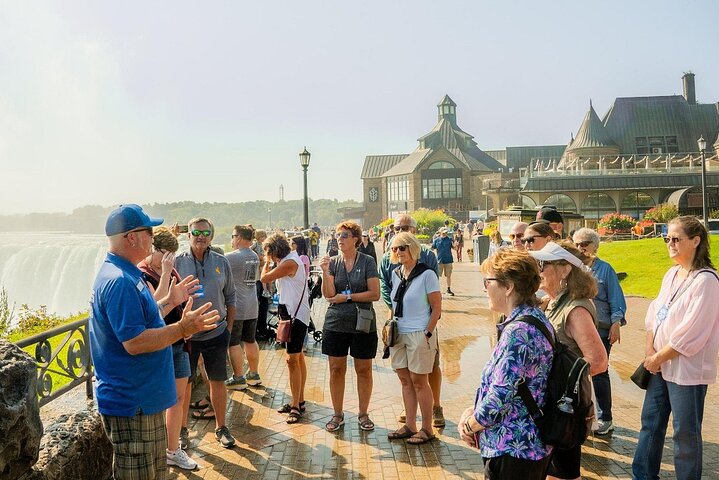 Cataratas del Niágara, Canadá : Paseo en barco, Viaje detrás de las cataratas