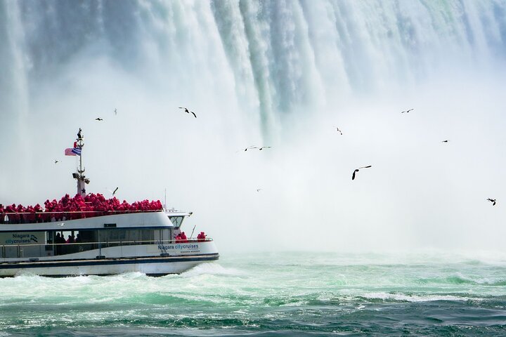 Cataratas del Niágara, Canadá : Paseo en barco, Viaje detrás de las cataratas