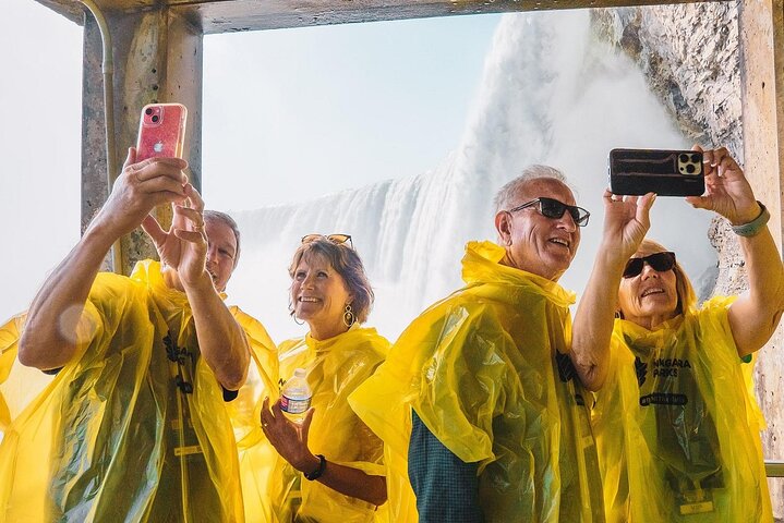 Cataratas del Niágara, Canadá : Paseo en barco, Viaje detrás de las cataratas