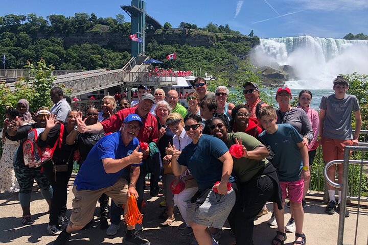 Cataratas del Niágara, Canadá : Paseo en barco, Viaje detrás de las cataratas