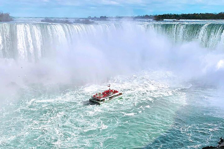 Cataratas del Niágara, Canadá : Paseo en barco, Viaje detrás de las cataratas
