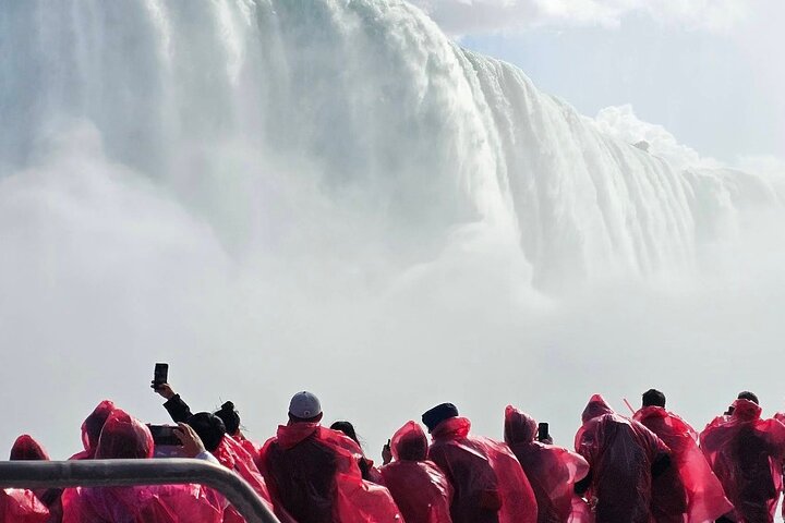 Cataratas del Niágara, Canadá : Paseo en barco, Viaje detrás de las cataratas