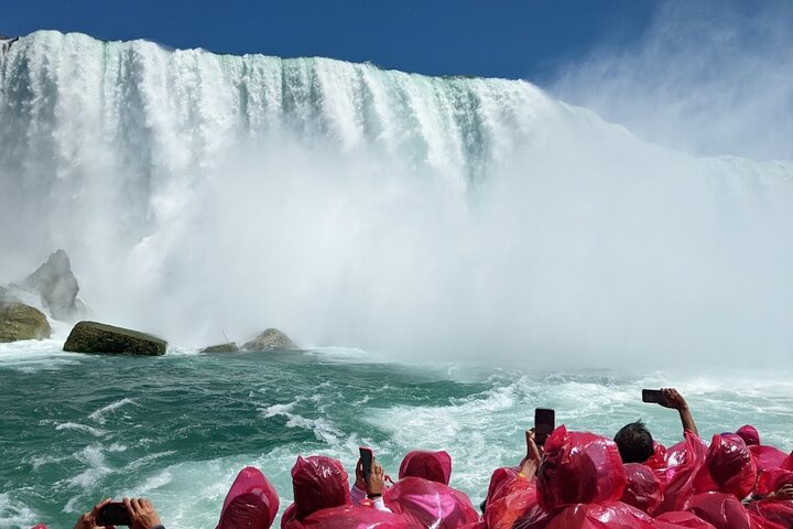 Cataratas del Niágara, Canadá : Paseo en barco, Viaje detrás de las cataratas