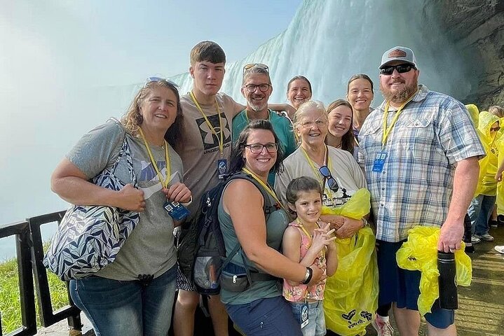 Cataratas del Niágara, Canadá : Paseo en barco, Viaje detrás de las cataratas