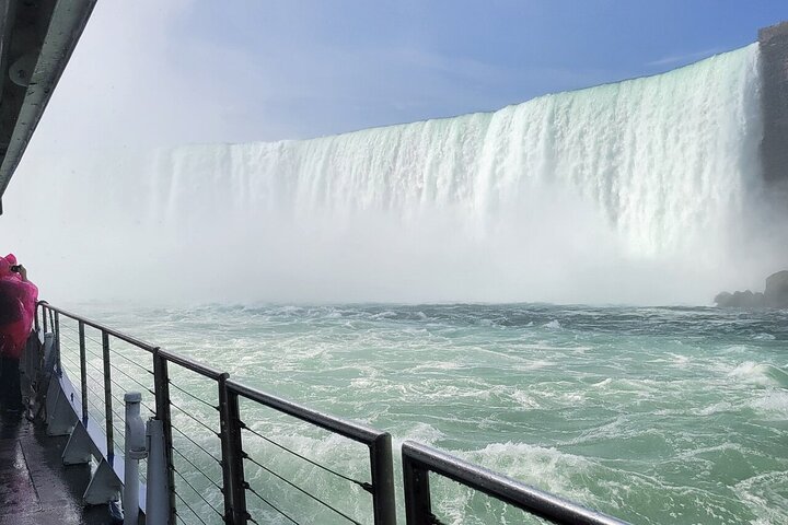 Cataratas del Niágara, Canadá : Paseo en barco, Viaje detrás de las cataratas