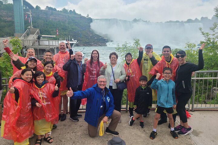 Cataratas del Niágara, Canadá : Paseo en barco, Viaje detrás de las cataratas