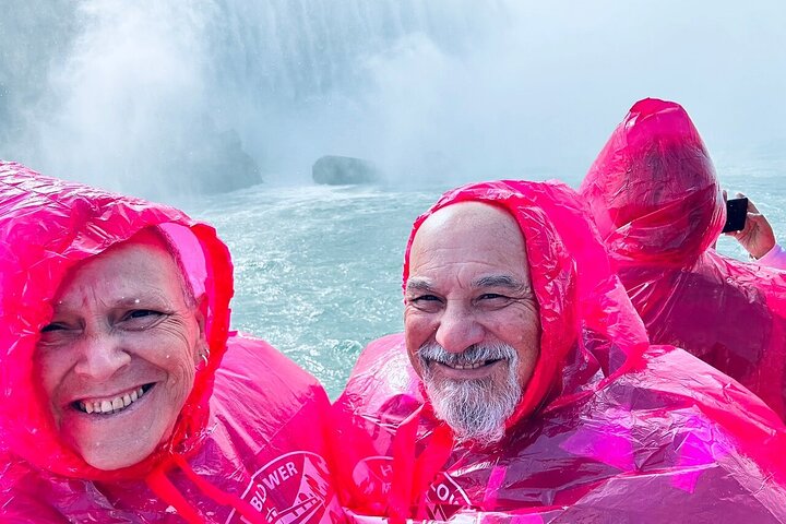 Cataratas del Niágara, Canadá : Paseo en barco, Viaje detrás de las cataratas