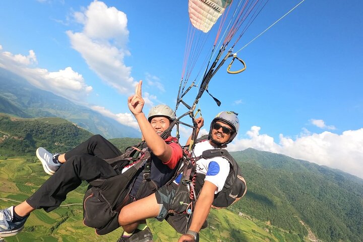 90 - Tour giornaliero di Sapa in parapendio – trasferimento in hotel incluso