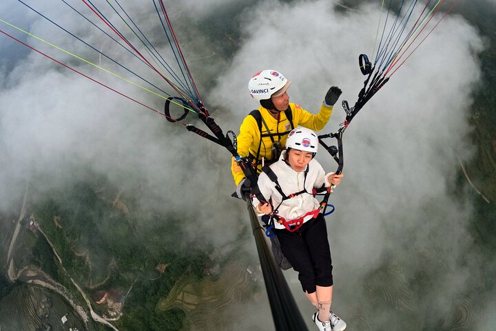 90 - Tour giornaliero di Sapa in parapendio – trasferimento in hotel incluso