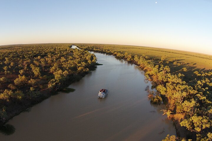 Crucero al atardecer Drover's con cena y espectáculo Smithy's en Longreach
