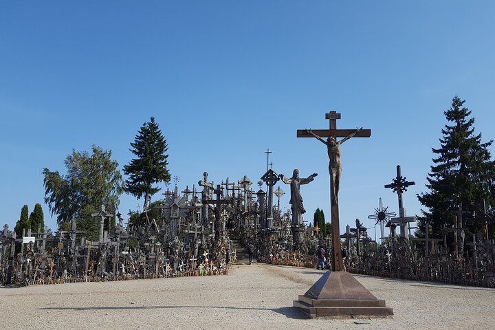 Tour de Kaunas a Riga a través de la colina de las cruces, Rundale, Bauska