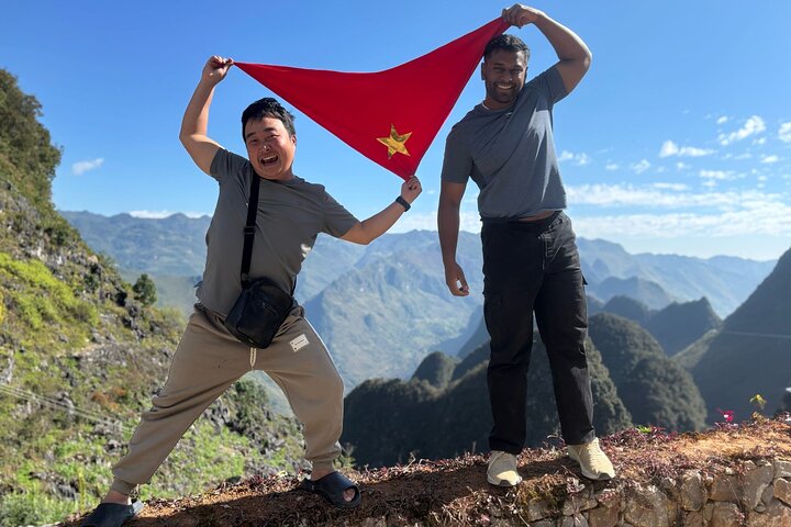 Avontuurlijke Ha Giang Loop : Gemakkelijke ruiters Camp-Trekking Tours 3D2N